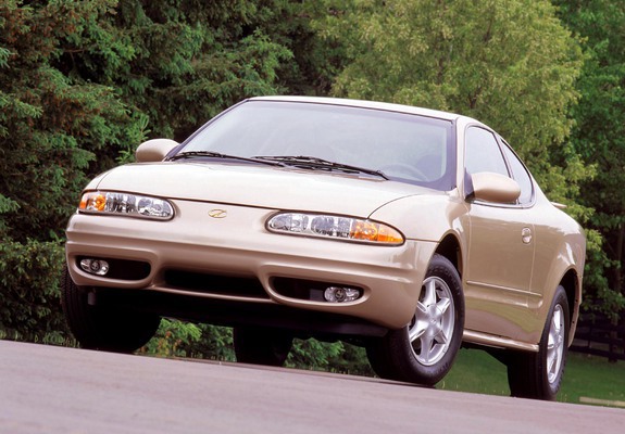 Oldsmobile Alero Coupe 1998–2004 pictures