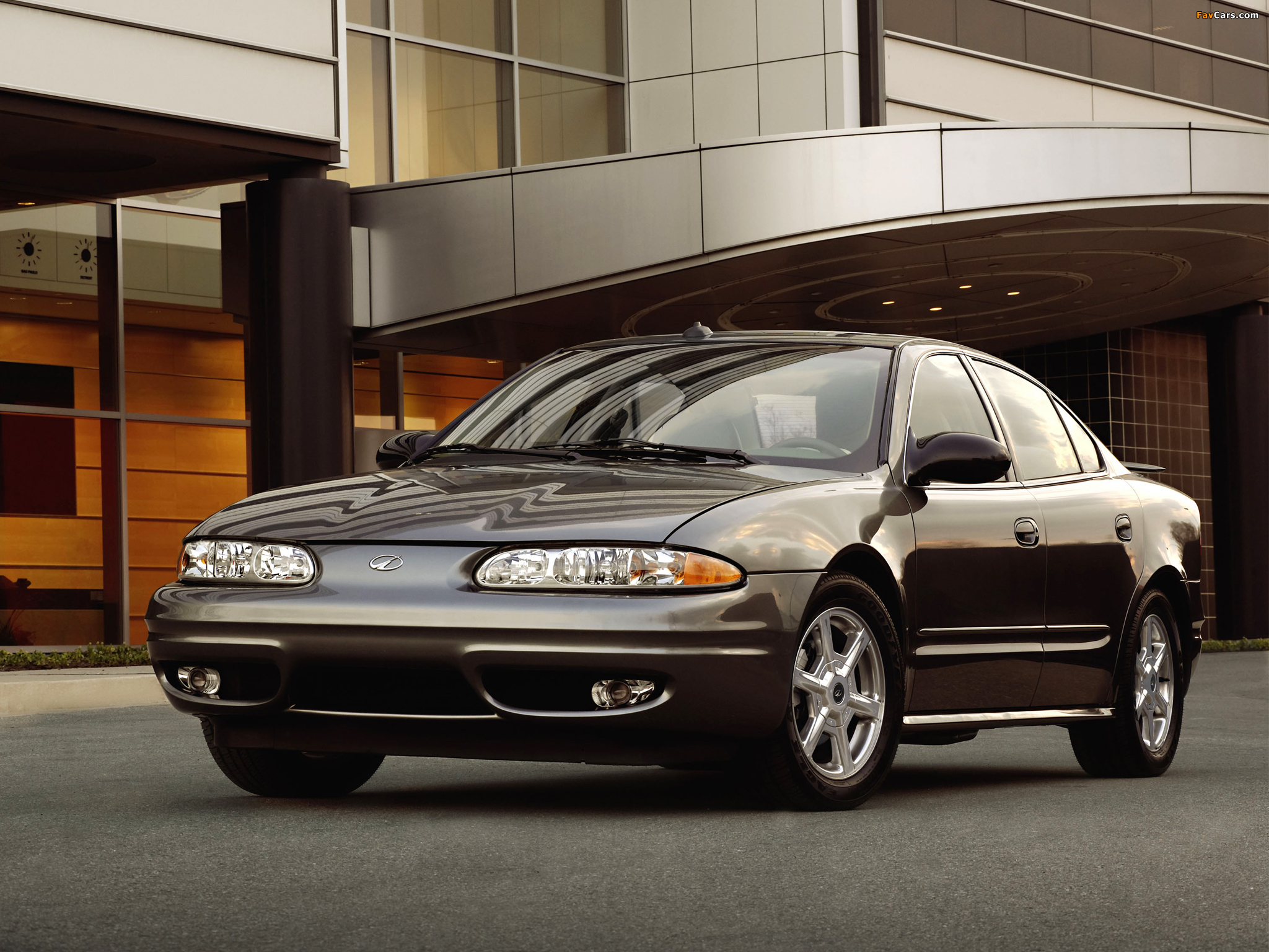 Oldsmobile Alero Sedan 1998–2004 pictures (2048 x 1536)