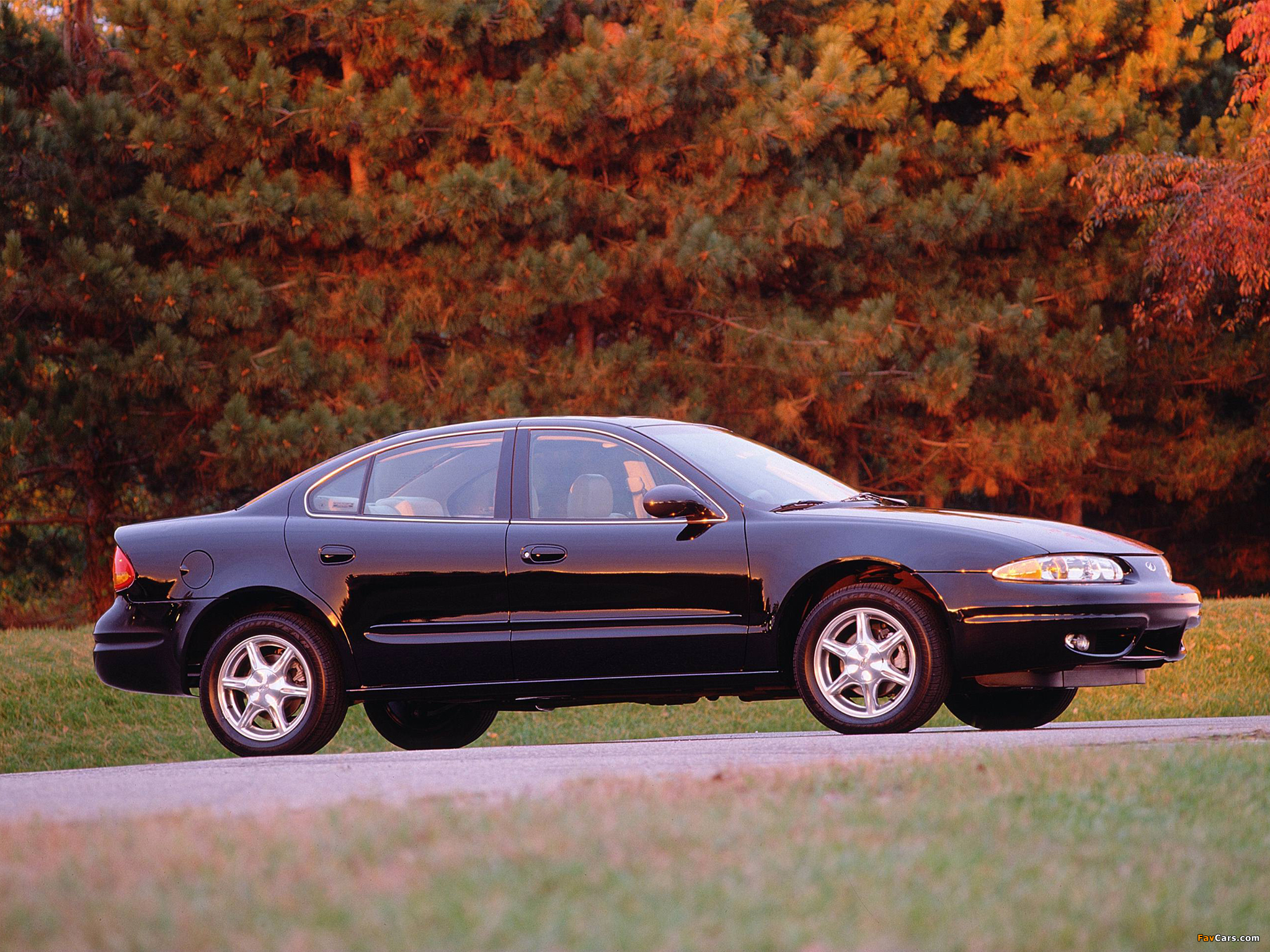 Oldsmobile Alero Sedan 1998–2004 wallpapers (2048 x 1536)
