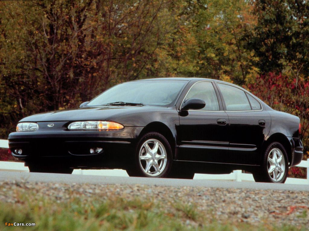 Oldsmobile Alero Sedan 1998–2004 wallpapers (1024 x 768)