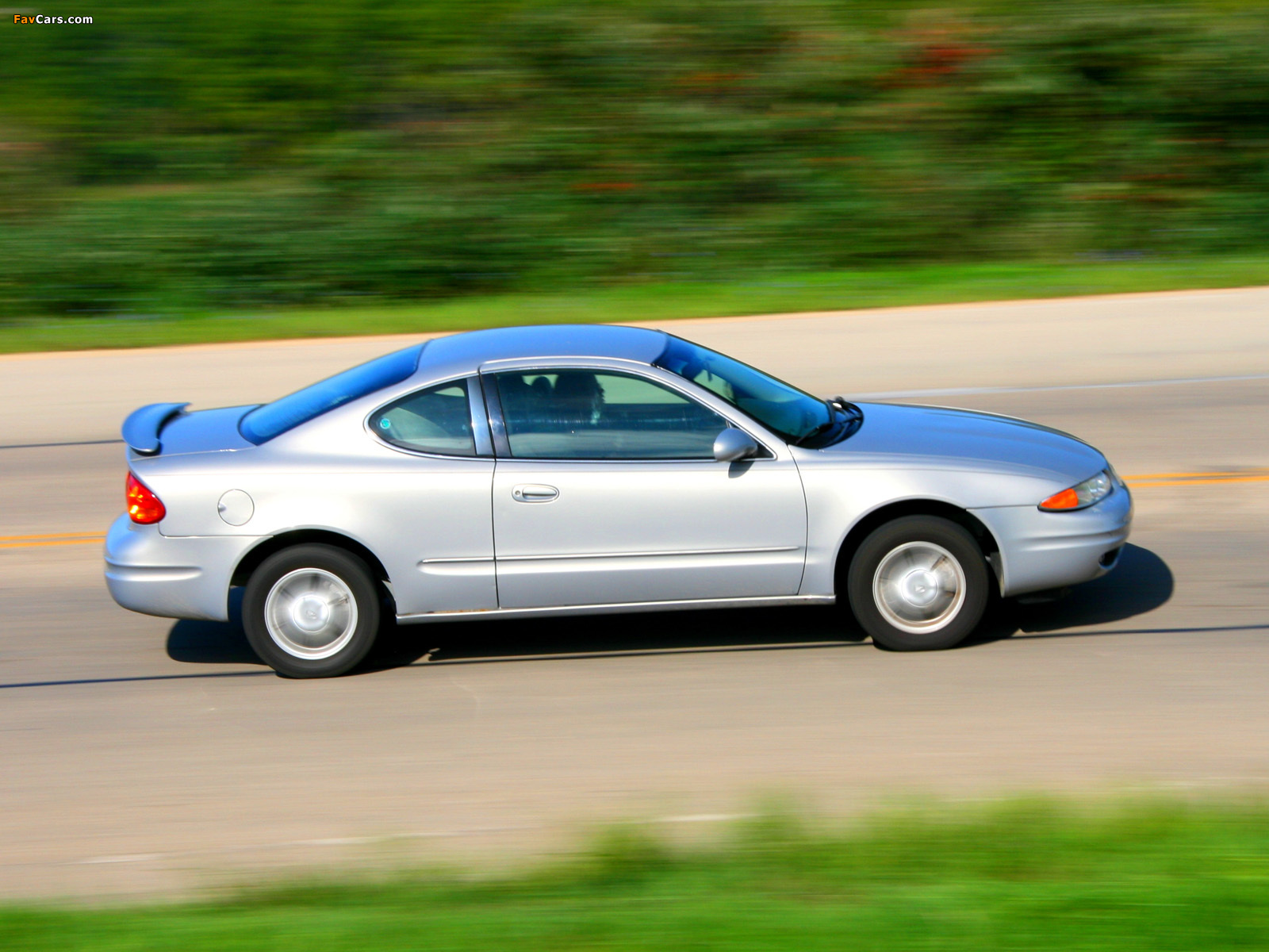 Photos of Oldsmobile Alero Coupe 1998–2004 (1600 x 1200)