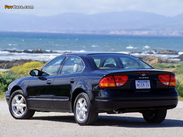 Photos of Oldsmobile Alero Sedan 1998–2004 (640 x 480)