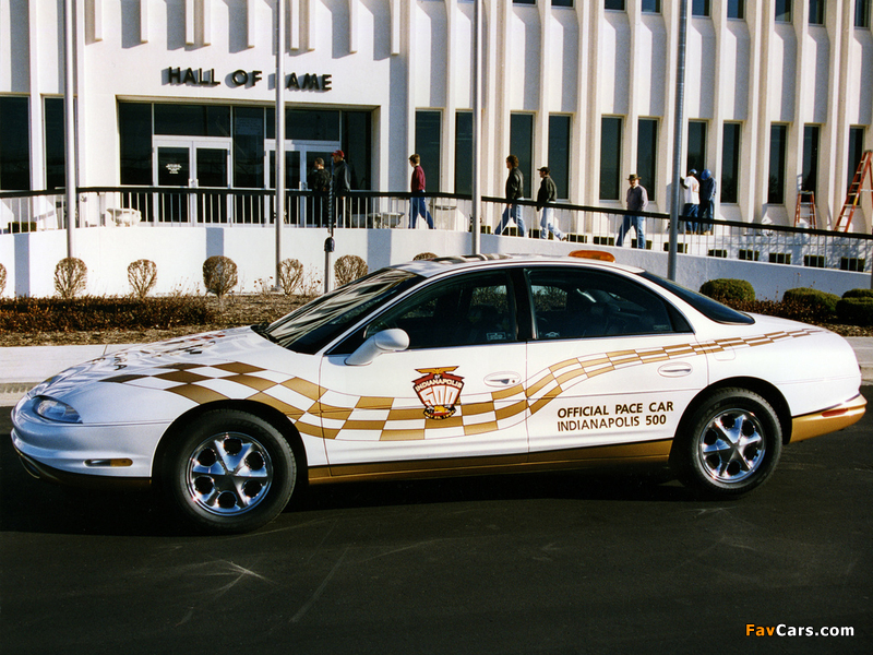 Images of Oldsmobile Aurora Pace Car 1997 (800 x 600)