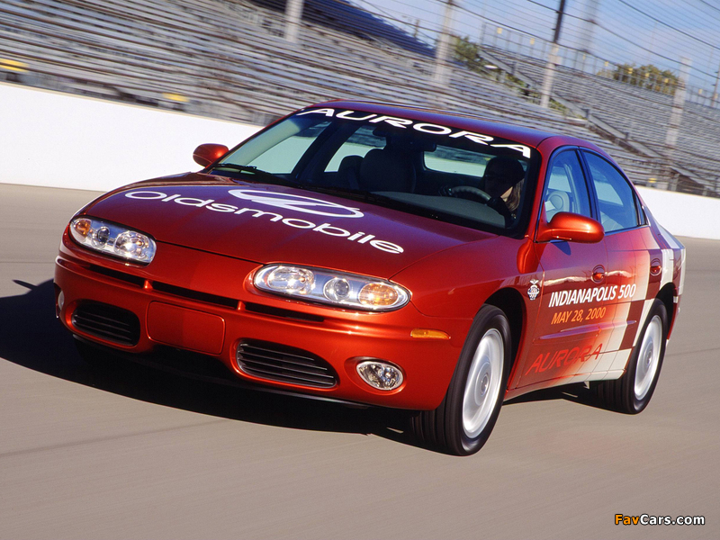 Images of Oldsmobile Aurora Indy 500 Pace Car 2000 (800 x 600)