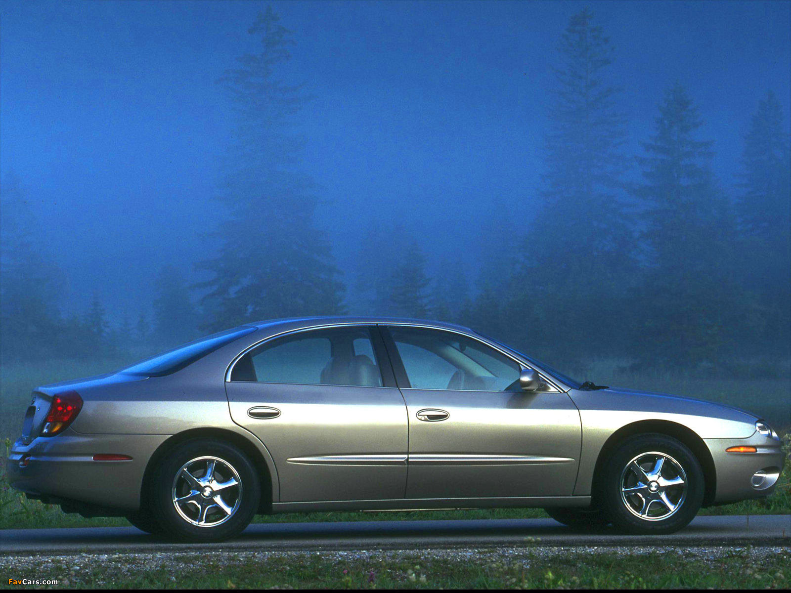 Photos of Oldsmobile Aurora 2000–03 (1600 x 1200)