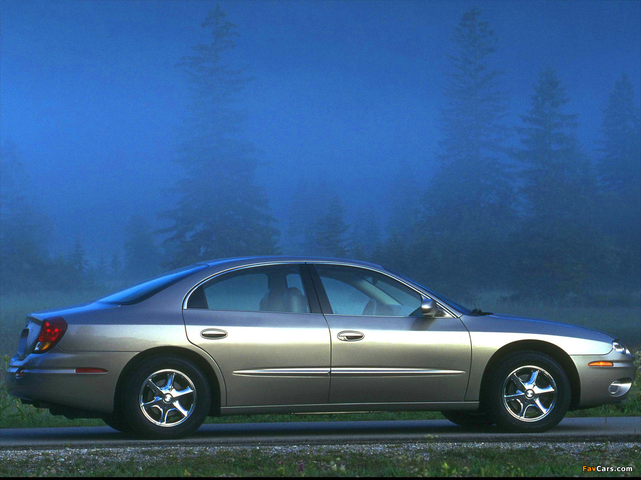 Photos of Oldsmobile Aurora 2000–03 (1280 x 960)