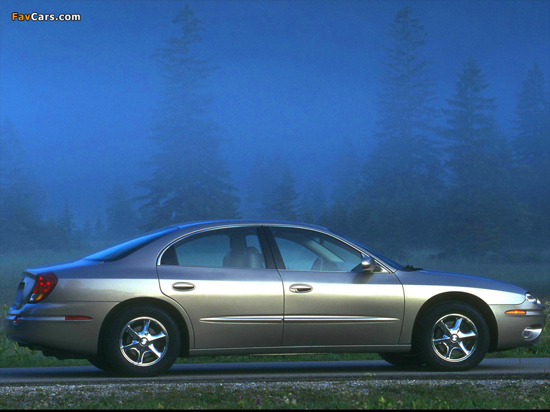 Photos of Oldsmobile Aurora 2000–03 (800 x 600)