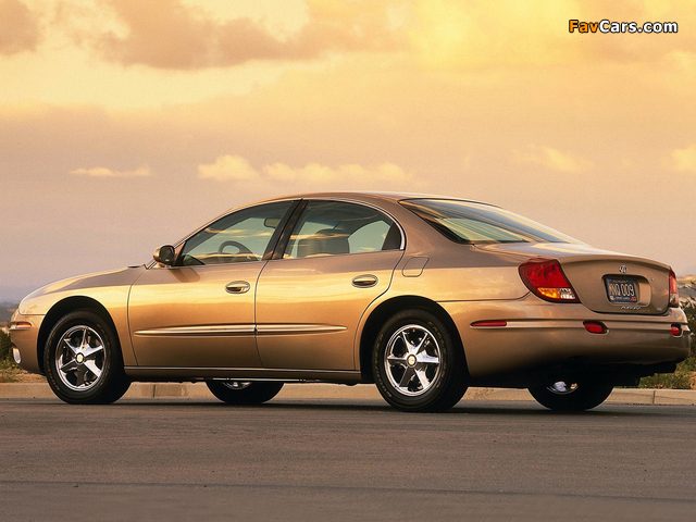 Pictures of Oldsmobile Aurora 2000–03 (640 x 480)