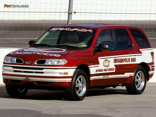 Images of Oldsmobile Bravada Indy 500 Pace Car 2001 (640 x 480)