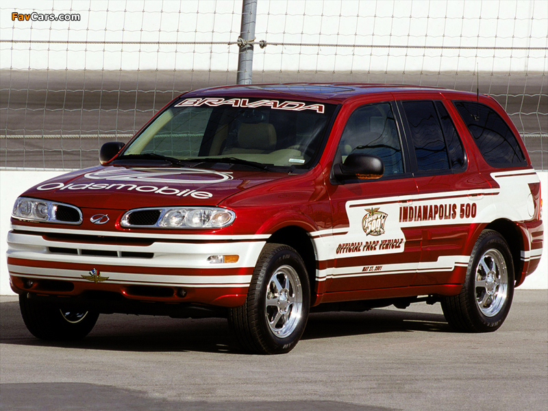 Images of Oldsmobile Bravada Indy 500 Pace Car 2001 (800 x 600)