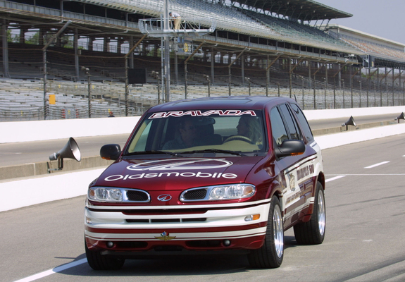 Oldsmobile Bravada Indy 500 Pace Car 2001 images