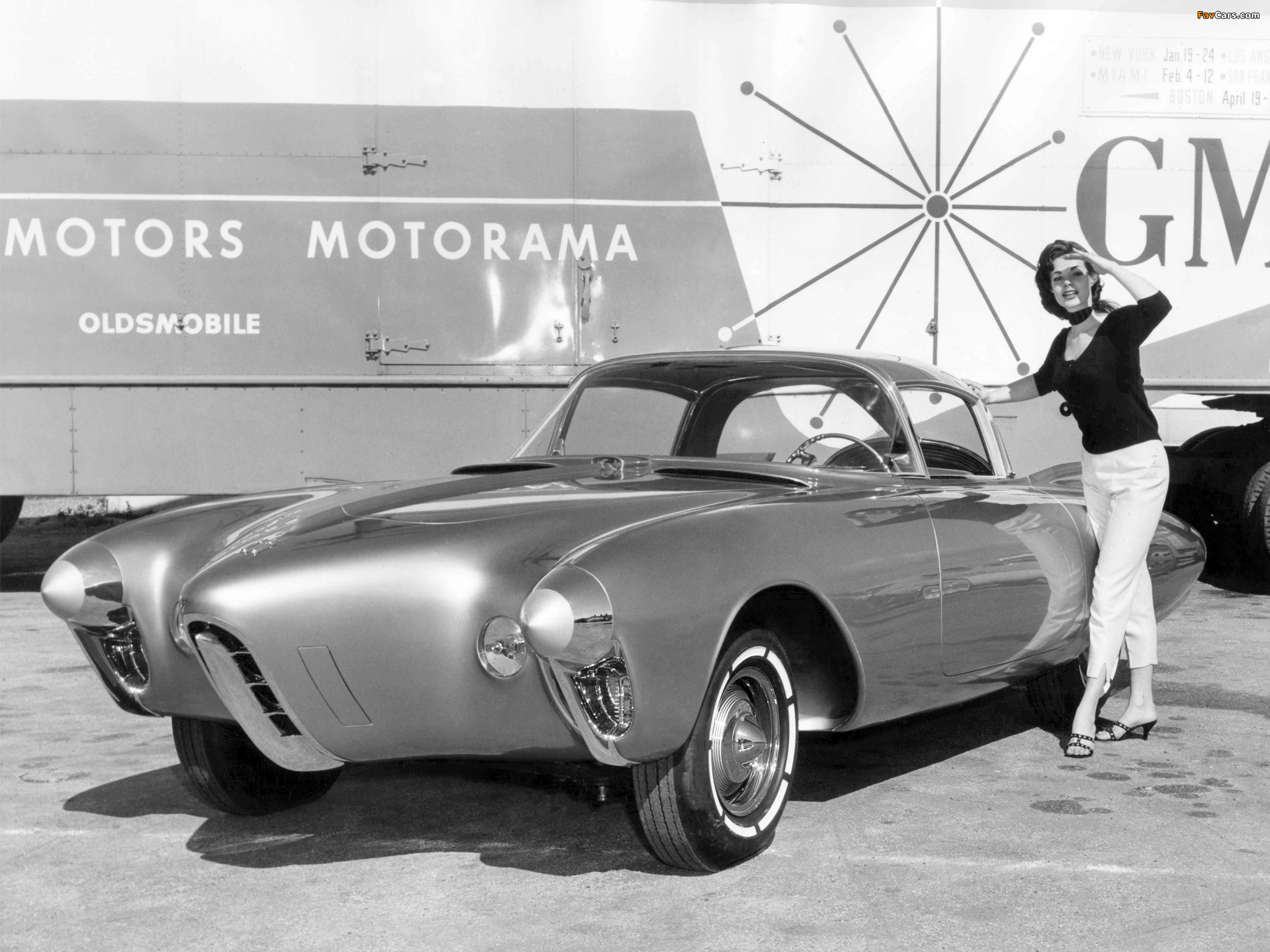Oldsmobile Golden Rocket Concept Car 1956 photos (2048 x 1536)