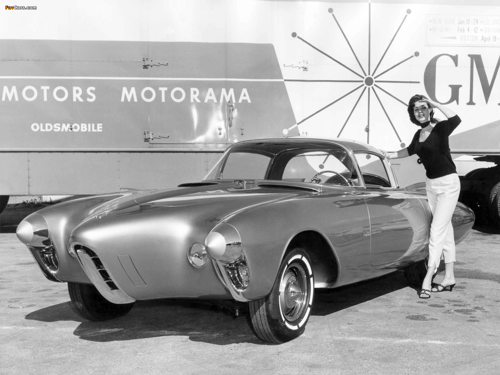 Oldsmobile Golden Rocket Concept Car 1956 photos (1600 x 1200)