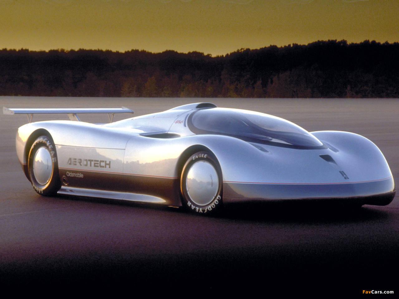 Photos of Oldsmobile Aerotech I Short Tail Concept 1987 (1280 x 960)