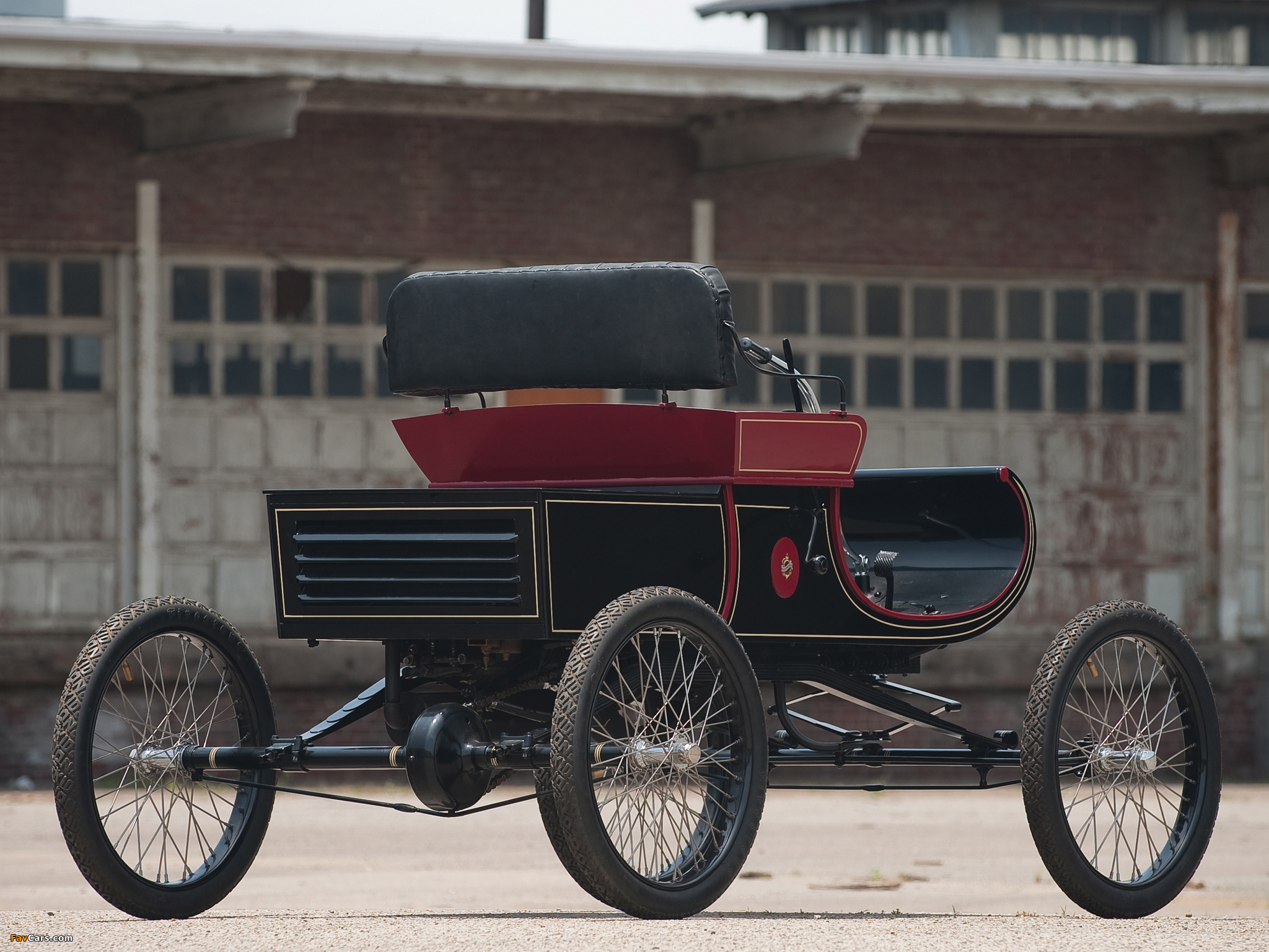 Images of Oldsmobile Model R Curved Dash Runabout 1901–03 (2048 x 1536)