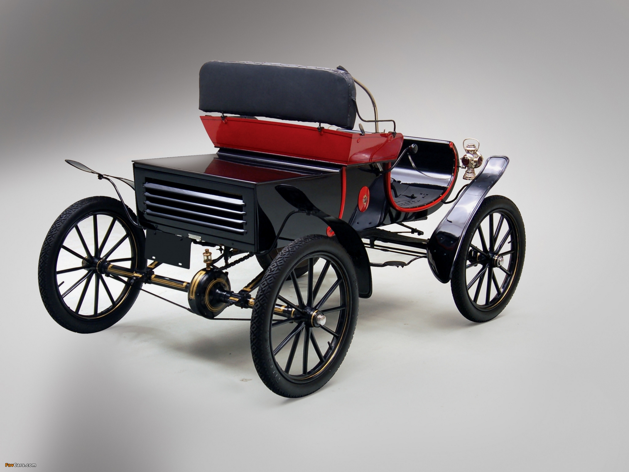 Oldsmobile Model R Curved Dash Runabout 1901–03 photos (2048 x 1536)