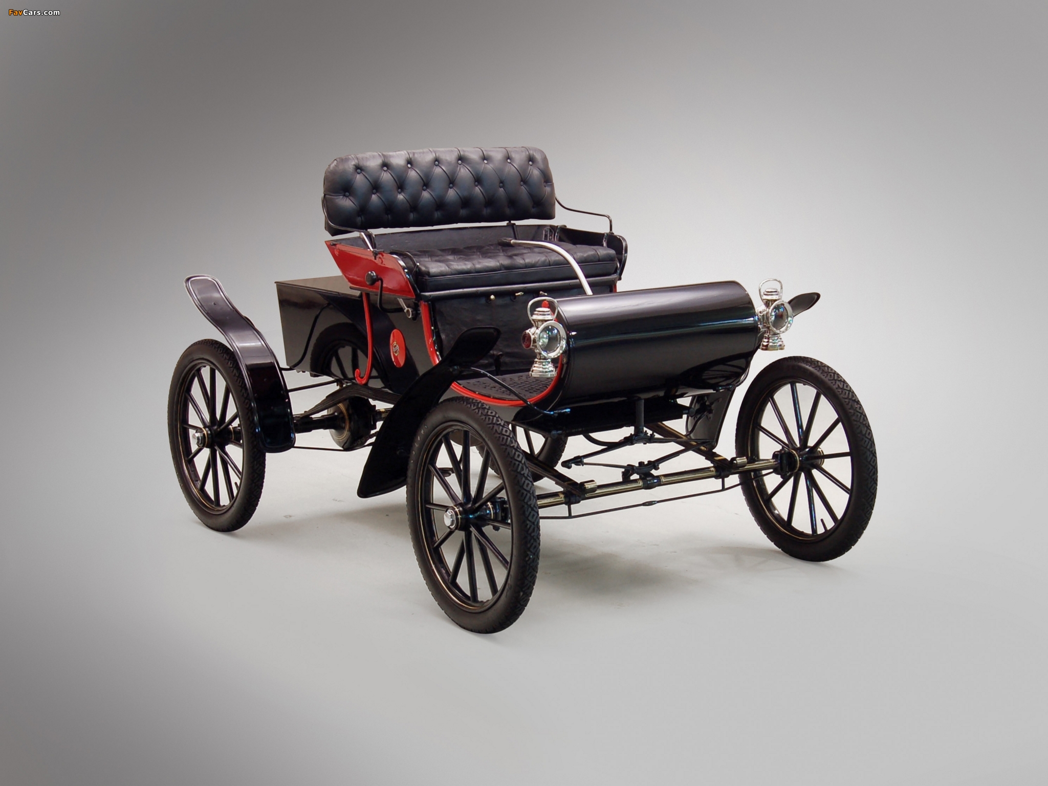 Oldsmobile Model R Curved Dash Runabout 1901–03 wallpapers (2048 x 1536)