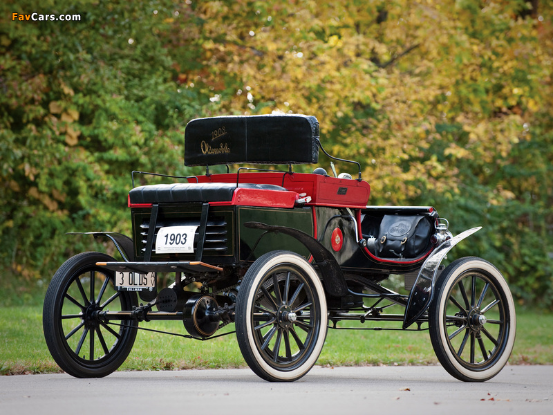 Oldsmobile Model R Curved Dash Runabout 1901–03 wallpapers (800 x 600)