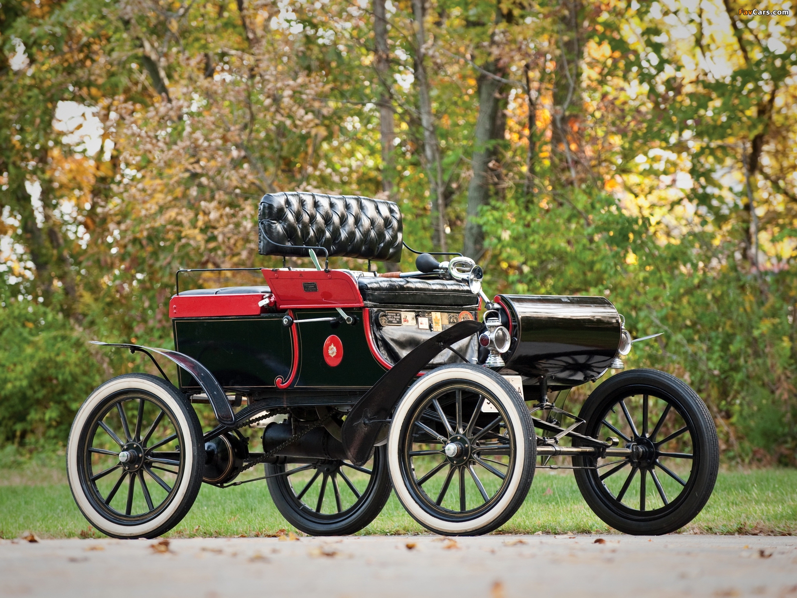 Oldsmobile Model R Curved Dash Runabout 1901–03 wallpapers (1600 x 1200)