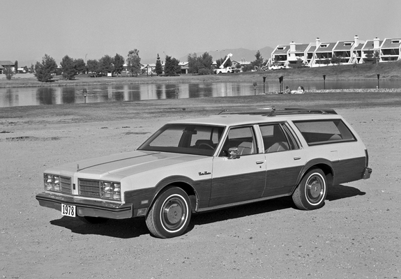 Images of Oldsmobile Custom Cruiser 1978