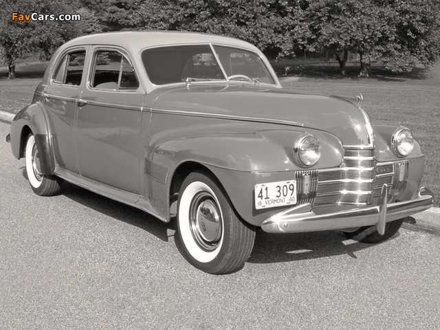 Photos of Oldsmobile Custom Cruiser 1940 (640 x 480)