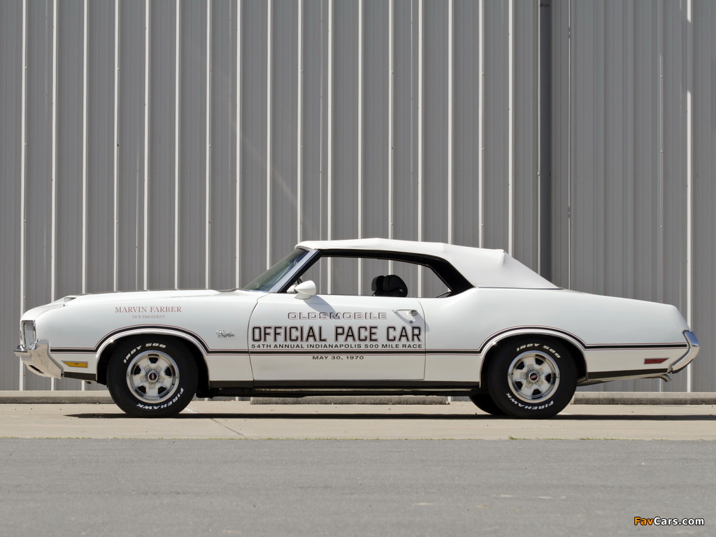 Images of Oldsmobile Cutlass Supreme Convertible Indy 500 Pace Car (4267) 1970 (1024 x 768)
