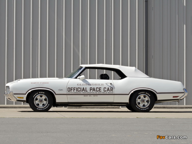 Images of Oldsmobile Cutlass Supreme Convertible Indy 500 Pace Car (4267) 1970 (640 x 480)