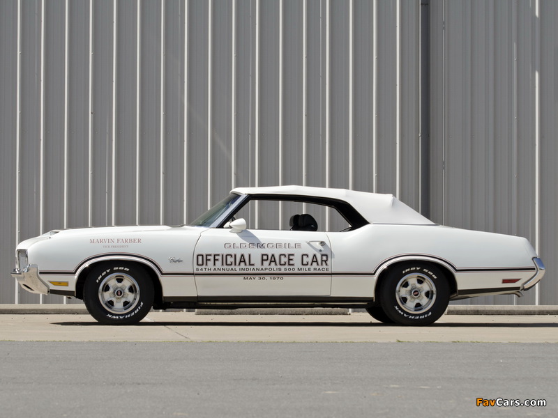 Images of Oldsmobile Cutlass Supreme Convertible Indy 500 Pace Car (4267) 1970 (800 x 600)
