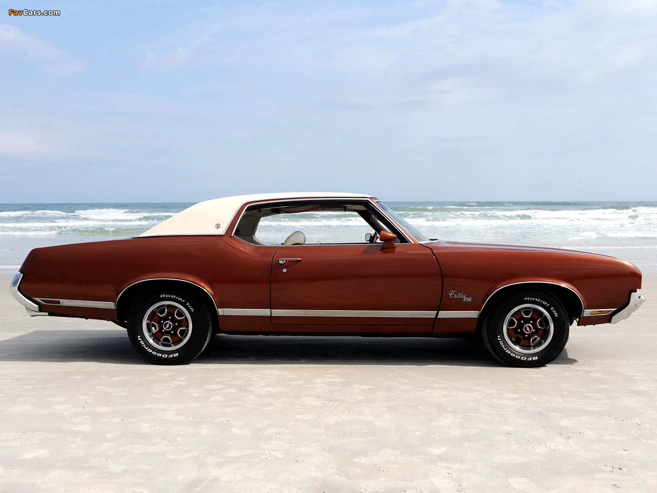 Images of Oldsmobile Cutlass Supreme SX Holiday Coupe (4257) 1971 (1280 x 960)