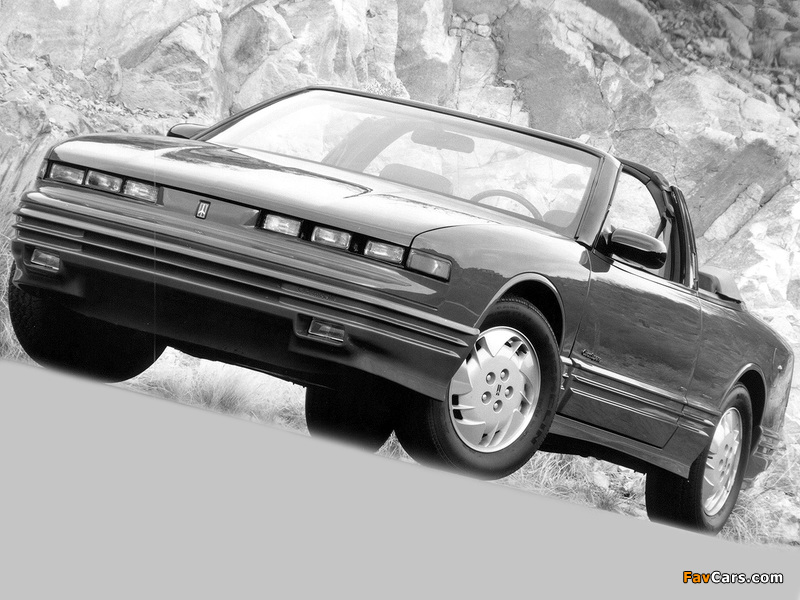 Images of Oldsmobile Cutlass Supreme Convertible 1991–95 (800 x 600)
