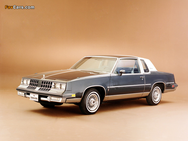 Oldsmobile Cutlass Supreme Coupe 1982 wallpapers (640 x 480)