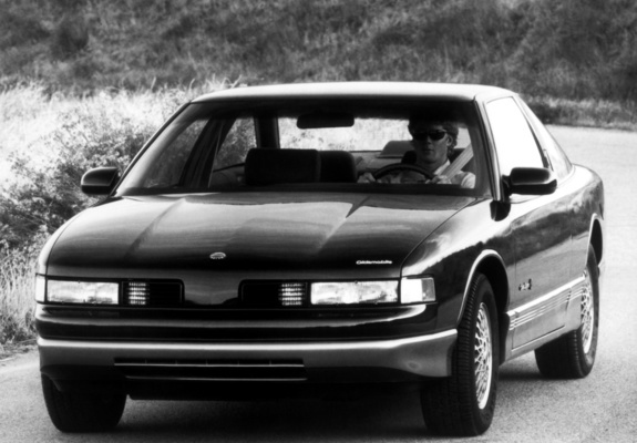 Oldsmobile Cutlass Supreme 1988–97 images