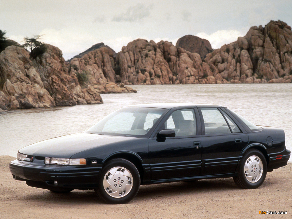 Oldsmobile Cutlass Supreme 1995–97 pictures (1024 x 768)