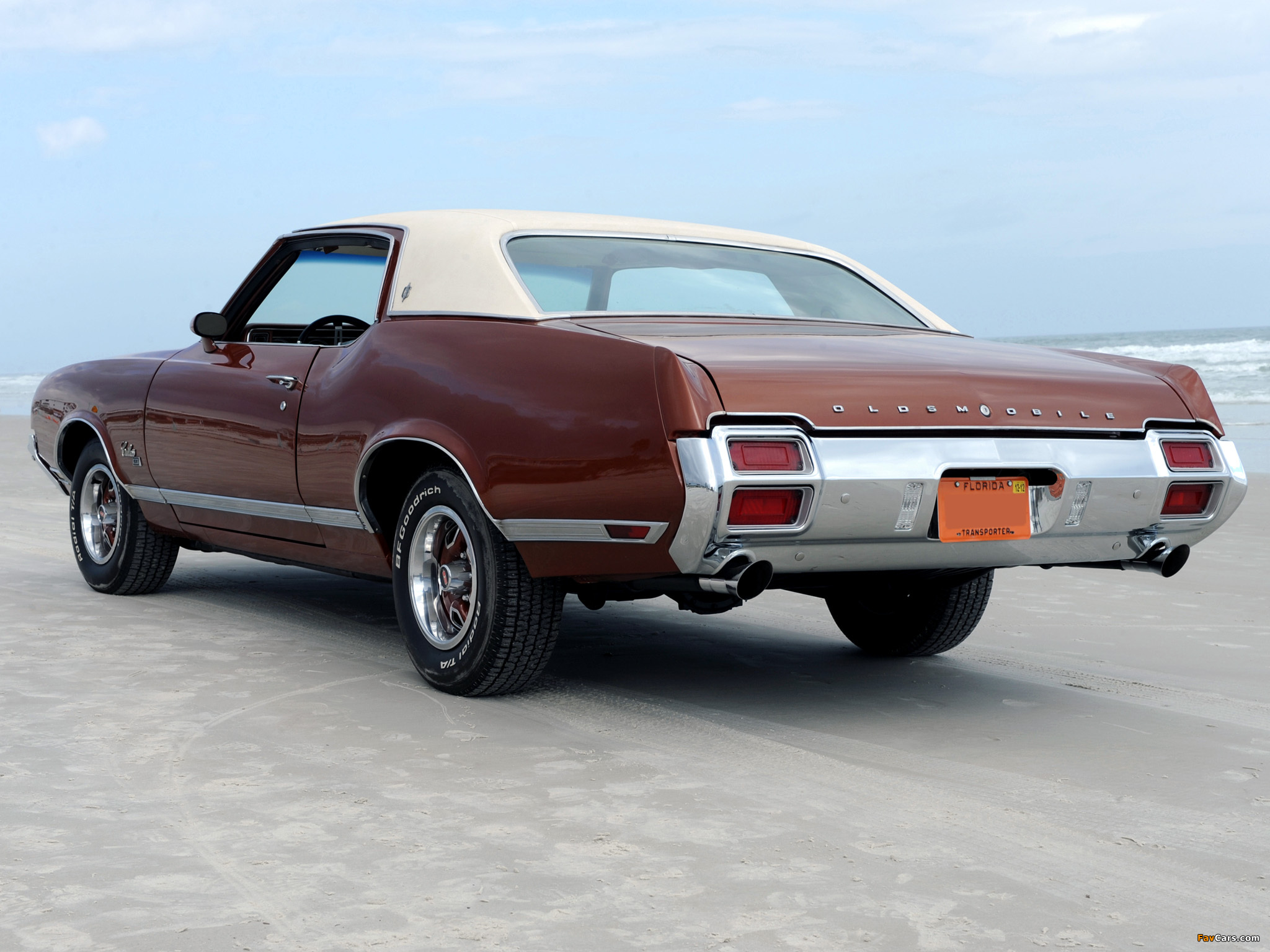 Photos of Oldsmobile Cutlass Supreme SX Holiday Coupe (4257) 1971 (2048 x 1536)