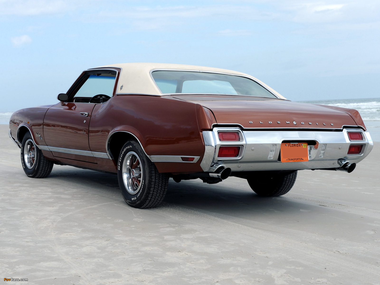 Photos of Oldsmobile Cutlass Supreme SX Holiday Coupe (4257) 1971 (1600 x 1200)