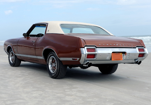 Photos of Oldsmobile Cutlass Supreme SX Holiday Coupe (4257) 1971