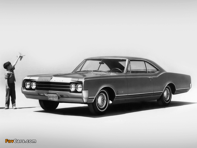Images of Oldsmobile Delta 88 Holiday Coupe (5847) 1965 (640 x 480)