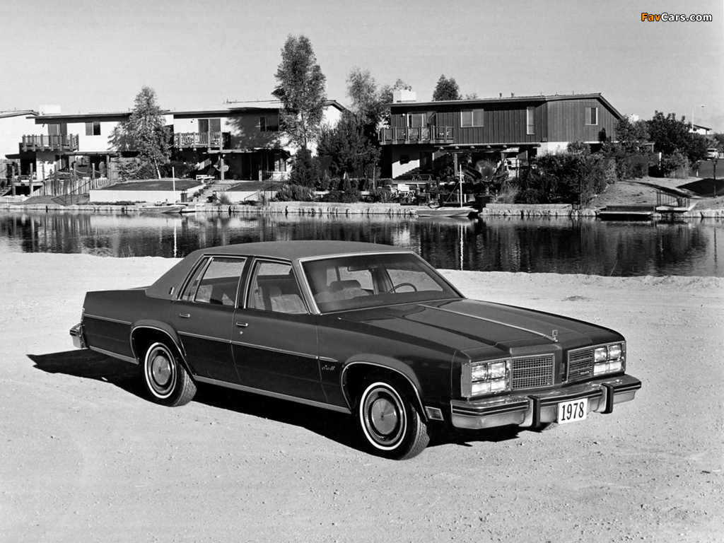 Oldsmobile Delta 88 Royale Sedan 1978 photos (1024 x 768)