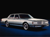 Pictures of Oldsmobile Delta 88 Royale Sedan 1980–84