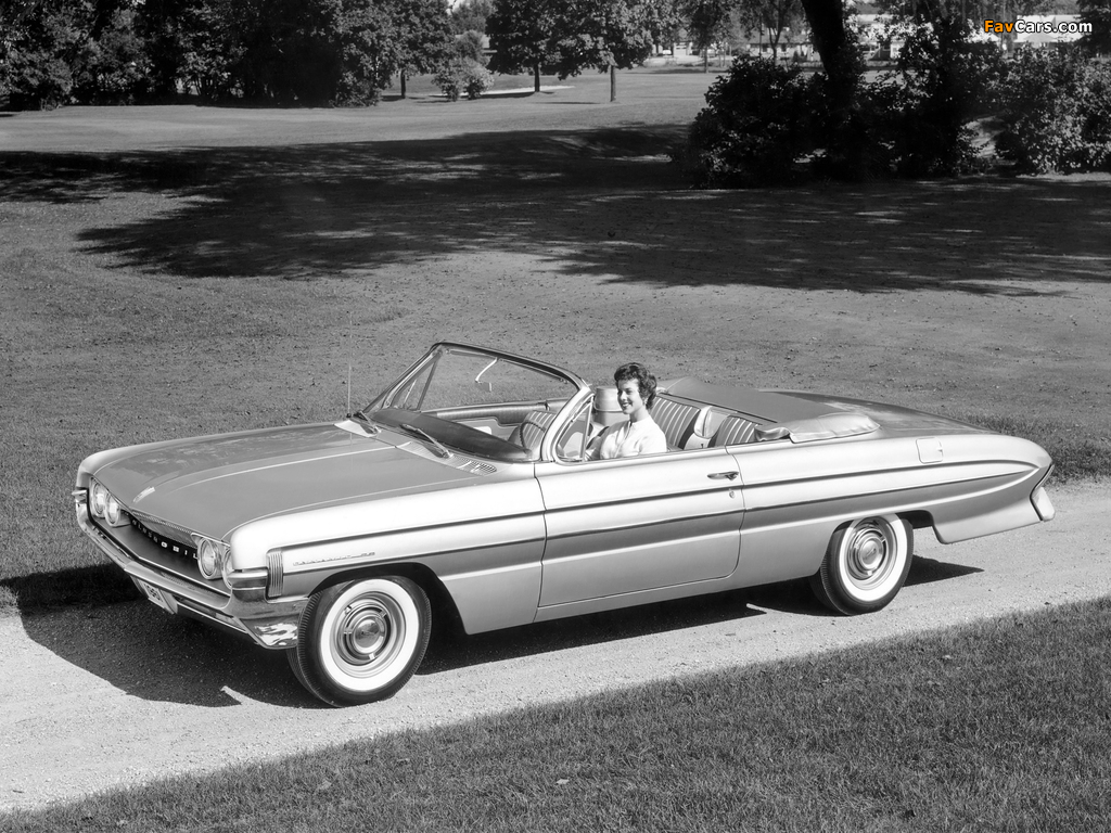 Photos of Oldsmobile Dynamic 88 Convertible (3267) 1961 (1024 x 768)