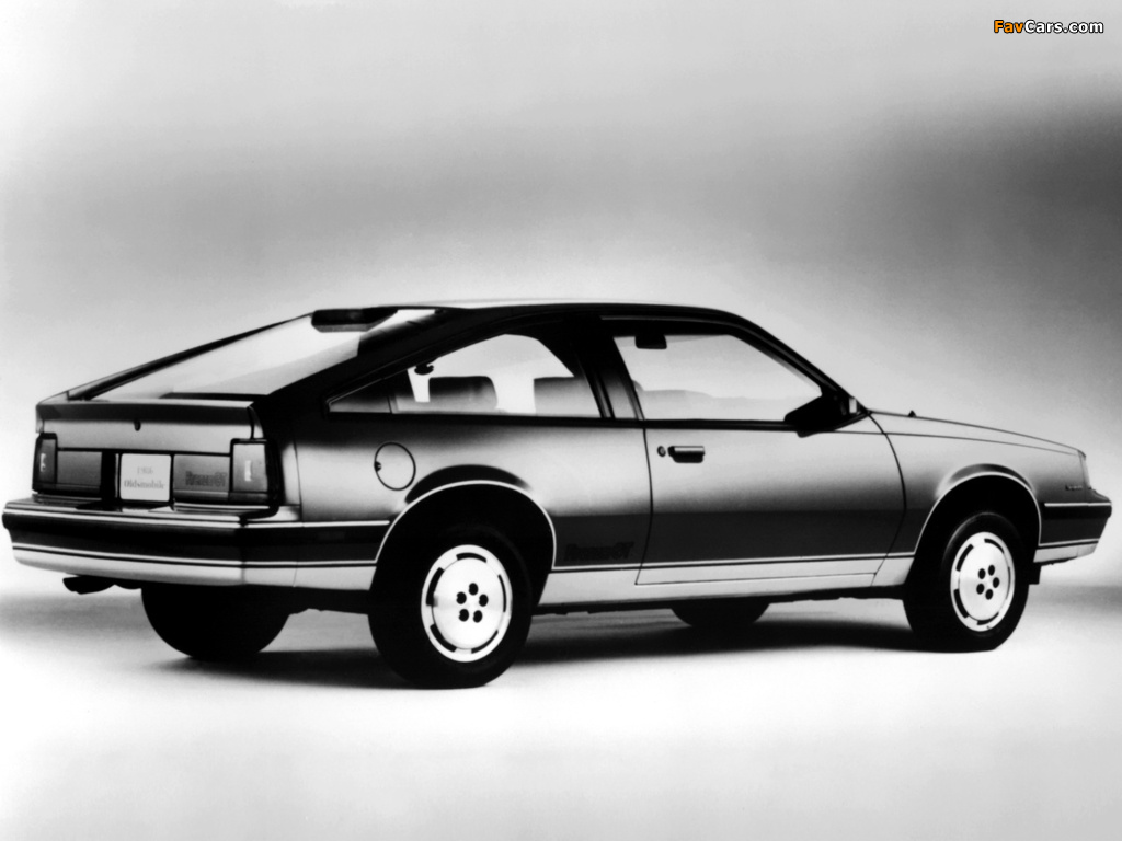 Oldsmobile Firenza GT Hatchback 1986–87 images (1024 x 768)