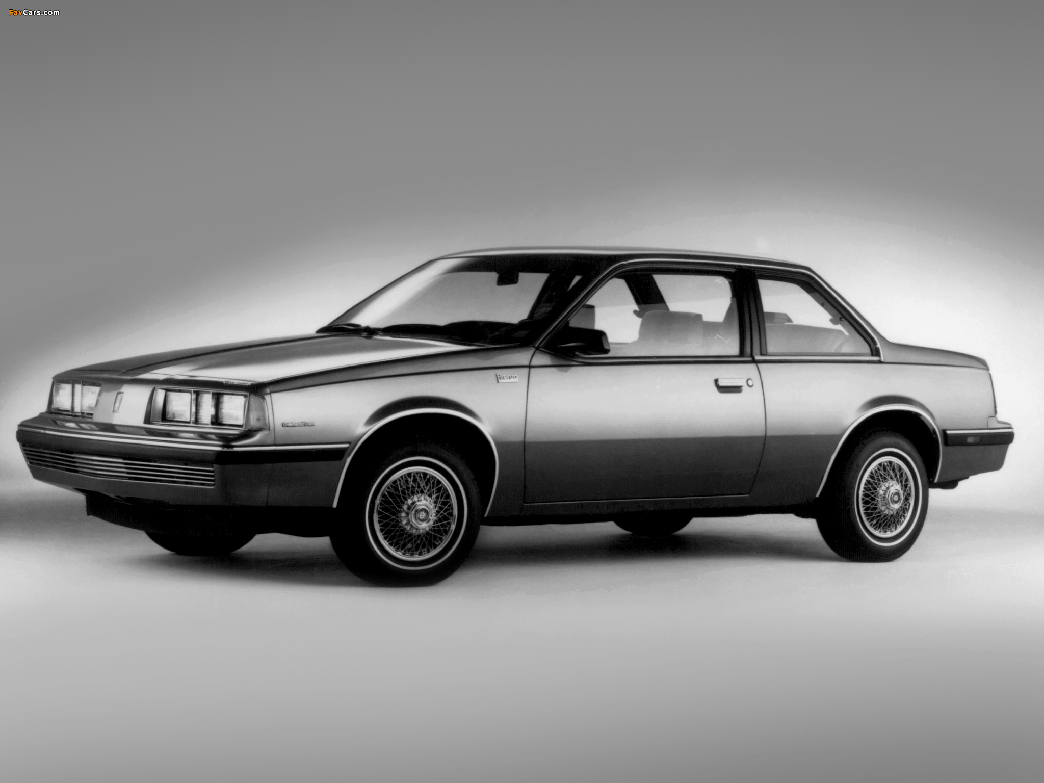 Oldsmobile Firenza Notchback Coupe 1986 images (2048 x 1536)