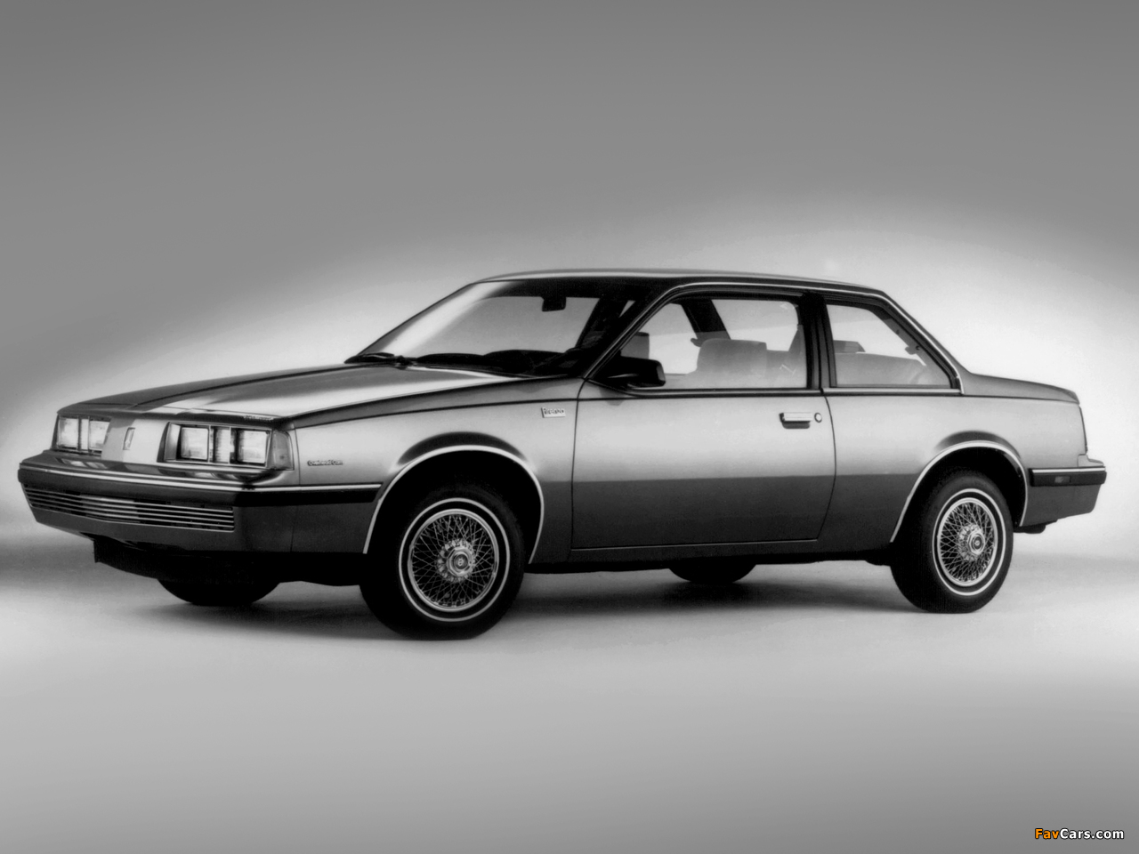 Oldsmobile Firenza Notchback Coupe 1986 images (1280 x 960)