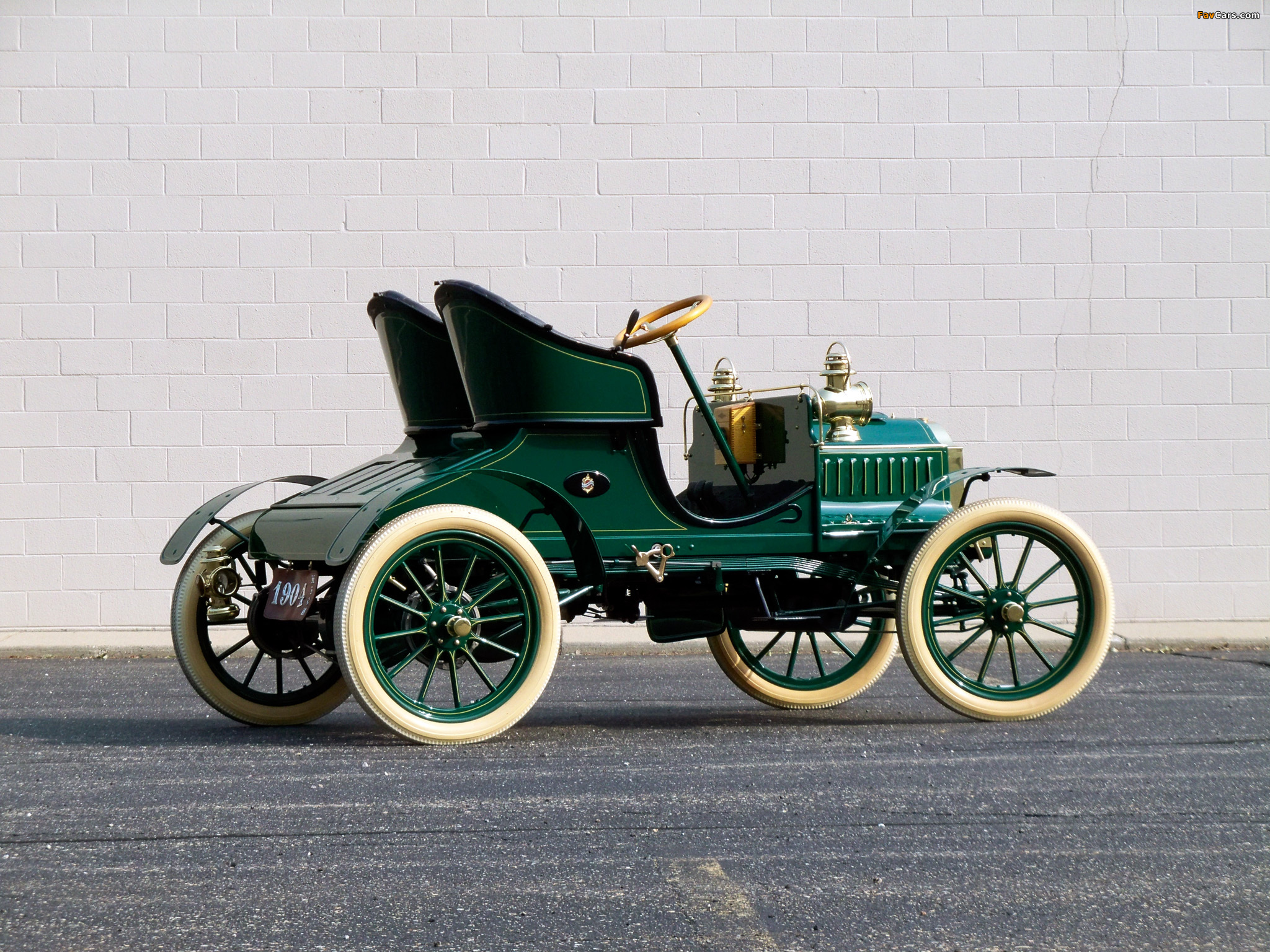 Pictures of Oldsmobile French Front Touring Runabout 1904 (2048 x 1536)