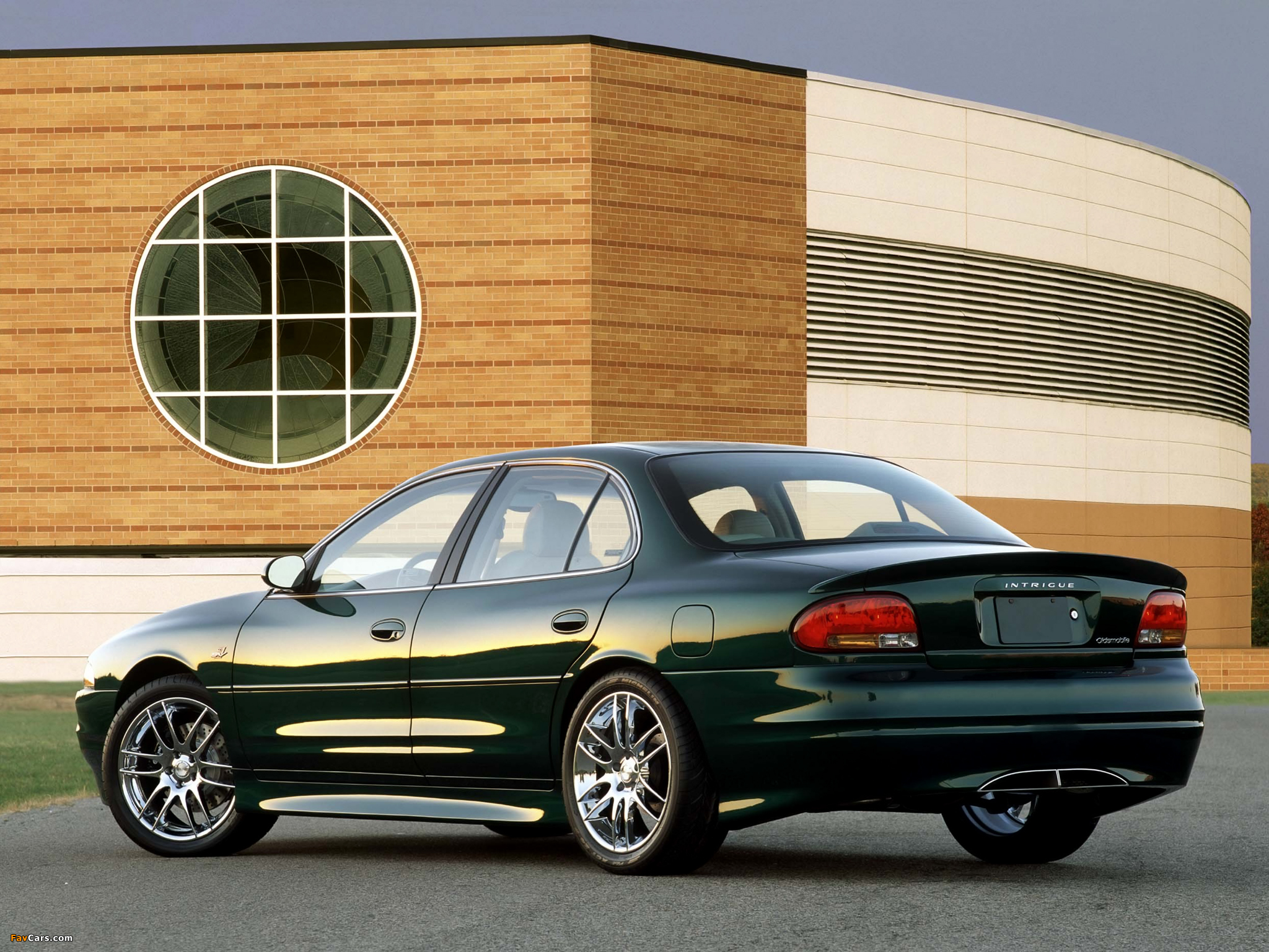 Images of Oldsmobile Intrigue OSV Concept 2000 (2048 x 1536)