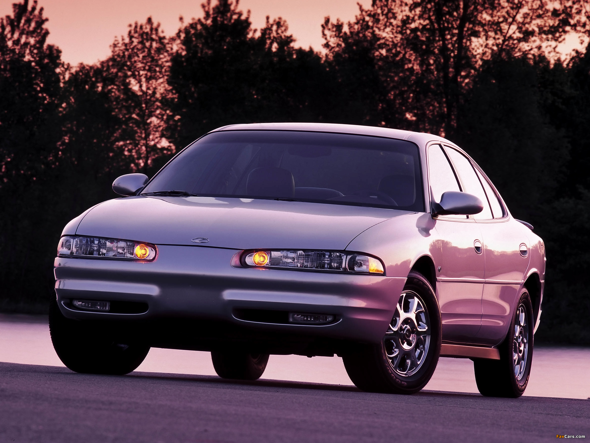 Photos of Oldsmobile Intrigue 1998–2002 (2048 x 1536)