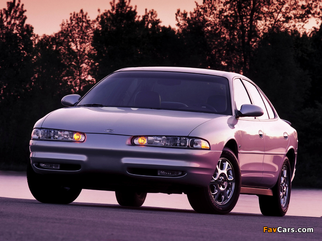Photos of Oldsmobile Intrigue 1998–2002 (640 x 480)