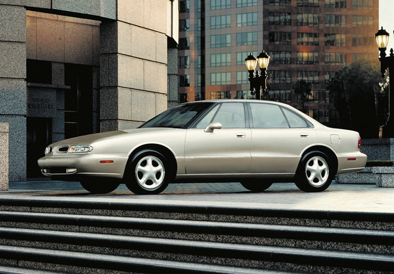 Pictures of Oldsmobile LSS 1996–98