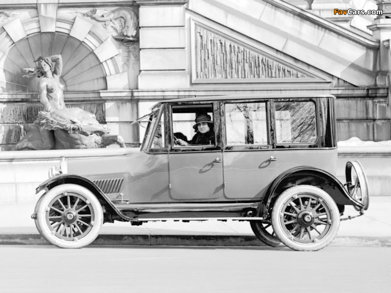 Oldsmobile Model 44 Sedan 1915 images (800 x 600)