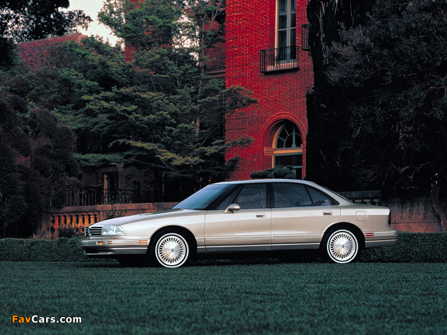 Oldsmobile Regency 1997–98 photos (640 x 480)
